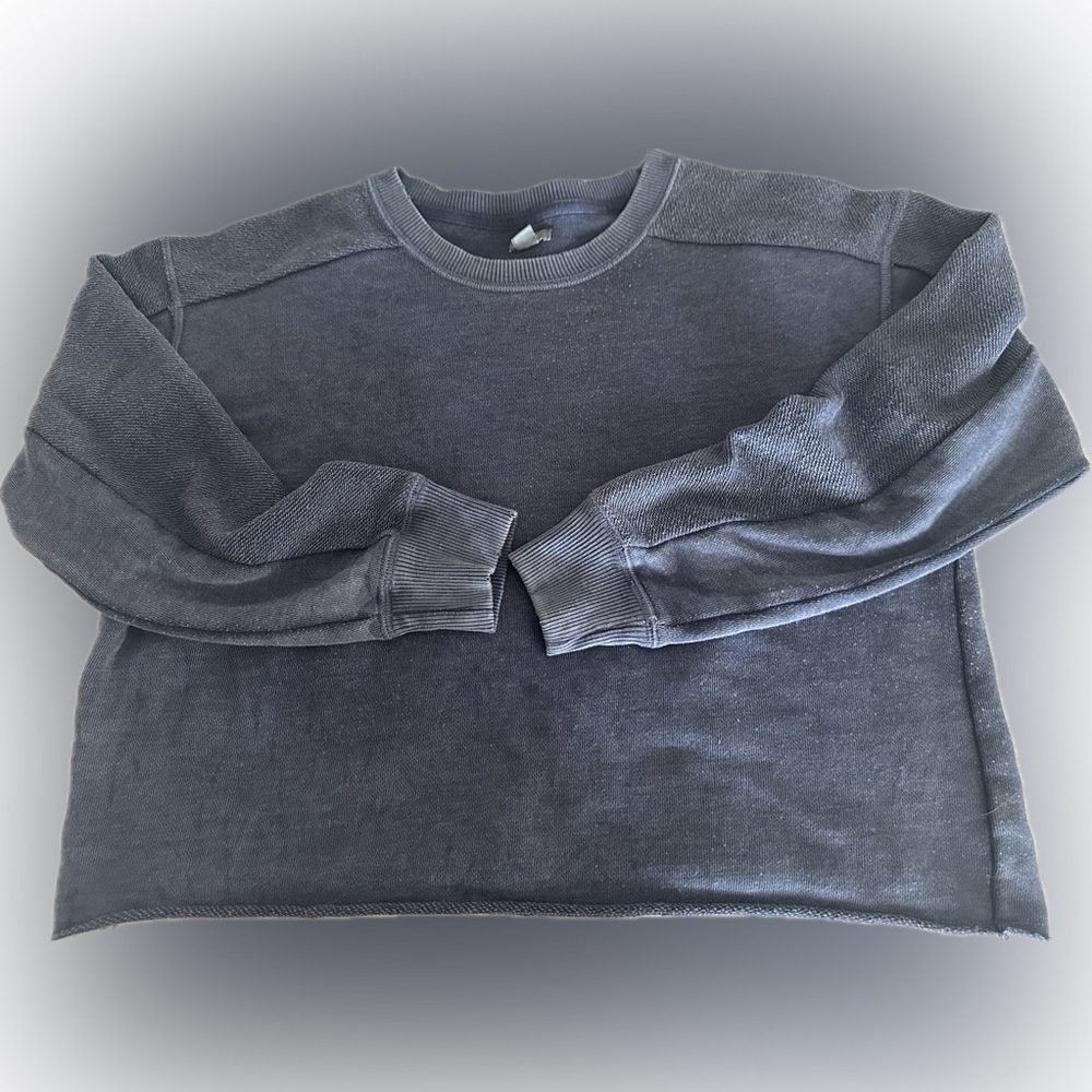 Aerie: Women's Long Sleeve Crop Top- Size Medium (pit to pit approx 22 in)
